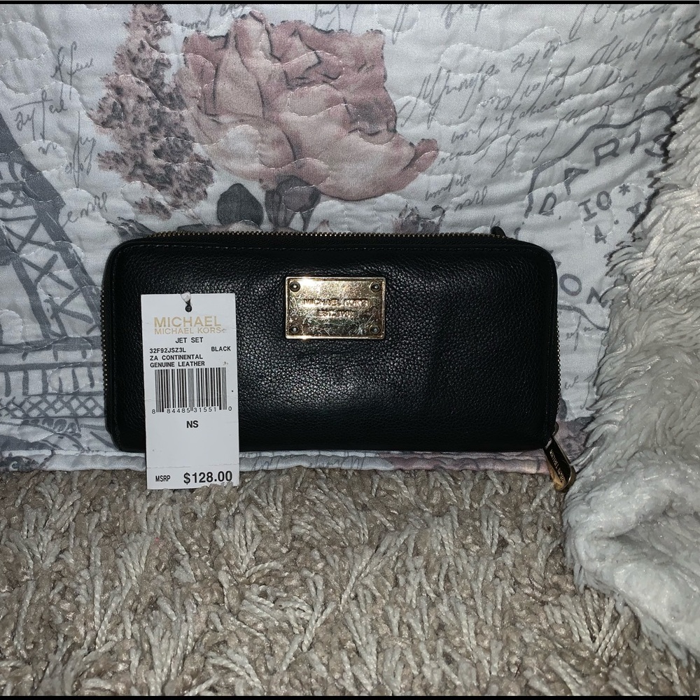 Michael Kors Genuine Leather Wallet.